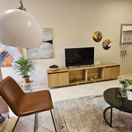 Center 12 Apartment