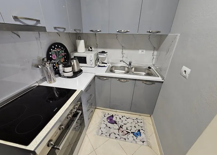 Center 12 Apartman *